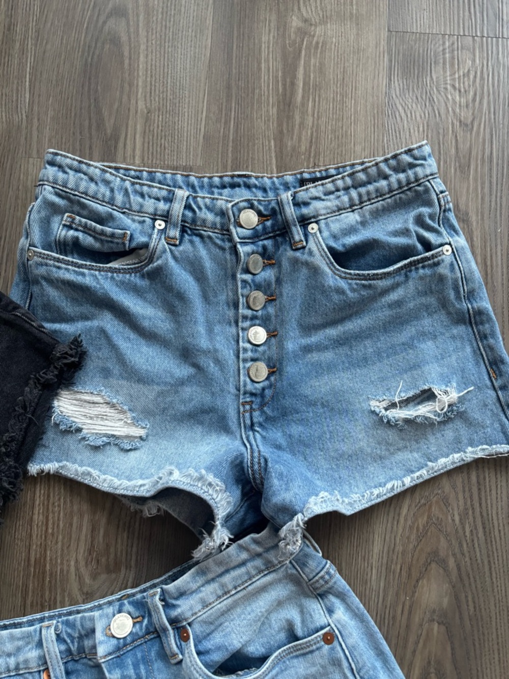 BUNDLE: BlankNYC Shorts Size 27 - Picture 3 of 5